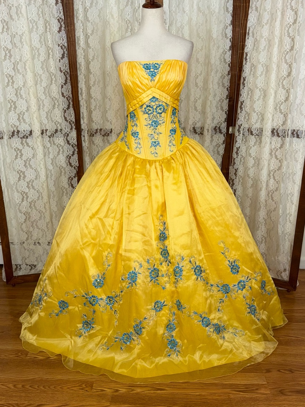Spectacular Mary’s Bridal Strapless Quinceanera/Wedding Ball Gown
